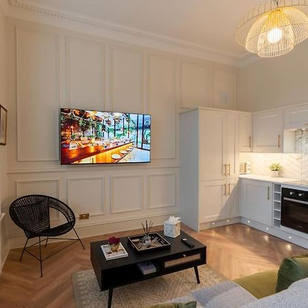 The Devonshire Suite - Your 5 Star West End Stay! 글라스고 외부 사진